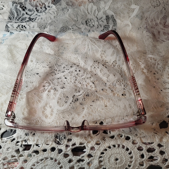Red Rectangular Glasses - Picture 5 of 5